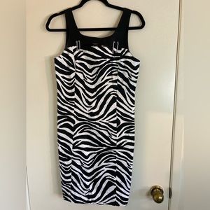 Michael Kors Dress Size 2P Scoop Neck Sleeveless Stretch Zebra Print